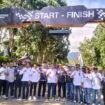 Bupati Luwu Timur bersama Forkopimda Lutim, pengurus IMI Sulsel, dan IMI Kabupaten Luwu Timur berfoto di garis star Bupati Road Race Kejurprov Putaran Kedua di Sirkuit Taman Sayang Puncak Indah, Sabtu, (31/05/25)