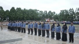Upacara : Ribuan ASN dan PPPK Lutim menerima SK Pengangkatan di Lapangan Pendidikan Puncak Indah, Senin, (02/06/25)