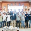Pengurus KONI Lutim bersama KONI Sulsel dan Pemkab Lutim foto bersama disela-sela kegiatan Musorkablub KONI Lutim, Minggu (15/06/25). 