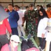Bupati Luwu Timur, Irwan Bachri Syam melihat tempat evakuasi warga di Lapangan Merdeka Puncak Indah saat simulasi bencana, Rabu, (18/06/25)