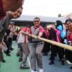 Kapolres Lutim AKBP Zulkarnain ikut tarik tambang. Meriahkan HUT Bhayangkara Ke-79.