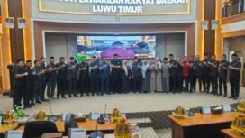 Anggota DPRD Lutim foto bersama usai menggelar rapat paripurna beberapa waktu lalu. (Kolomdat.id)