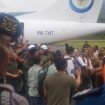 Menteri Kehutanan Republik Indonesia, Raja Juli Antoni tiba di Bandara Andalan Soroako. Ia dijemput Plt CEO PT Vale Indonesia, Bernadus Irmanto bersama Bupati Luwu Timur, Irwan Bachri Syam, Jum'at, (13/06/25)