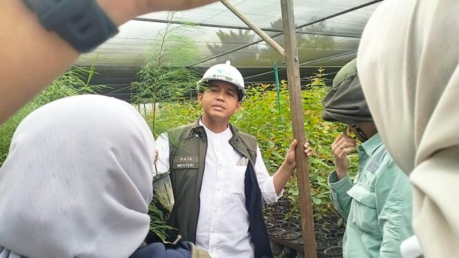
					Menhut RI Raja Juli Antoni mengunjungi Nursery PT Vale Indonesia, Jum'at, (13/06/25). 