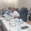 HM Siddiq memperjuangkan haknya pada rapat Bamus DPRD Lutim, Senin, (02/06/25)