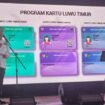 Pasangan calon Bupati dan Wakil Bupati Luwu Timur, Irwan Bachri Syam-Puspawati Husler (IBAS-Puspa), meresmikan tiga kartu ‘sakti’ dalam acara pengukuhan tim pemenangan kabupaten di Gedung Simpurusiang, Desa Puncak Indah, Kecamatan Malili, Sabtu malam (21/9/2024).