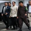 Nadiem Makarim penuhi panggilan Kejagung. Ia datang didampingi kuasa hukumnya, Senin (23/06/25). Foto (Espos.id)