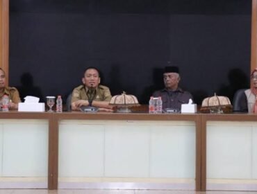 Bupati Luwu Timur, Irwan Bachri Syam saat melakukan pertemuan dengan Anggota BPD beberapa waktu lalu.