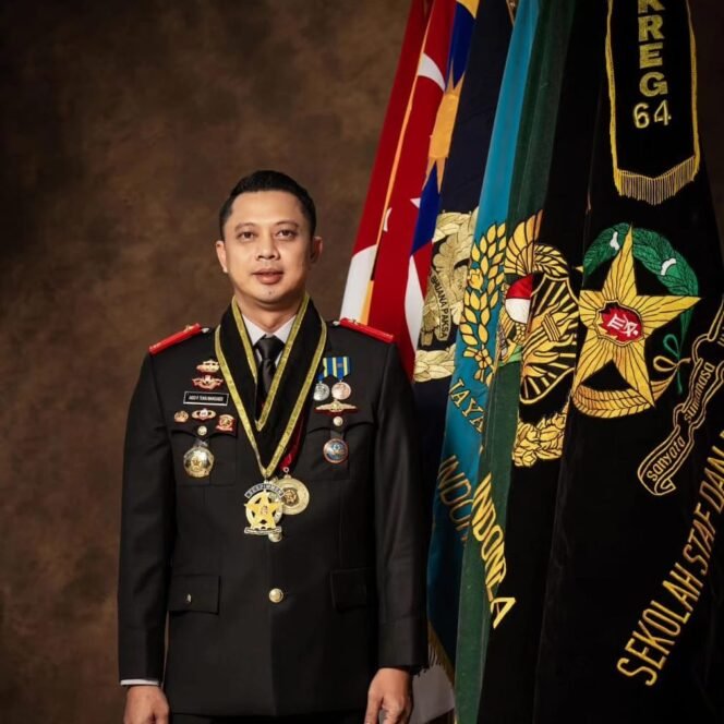 
					AKBP Ario Putranto Tuhu Mangabdi kini Jabat Kapolres Lutim. 