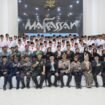 Wali Kota Makassar Munafri Arifuddin foto bersama Paskibra 