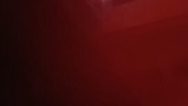 Terekam salah seorang yang disebut Pak Dewan melompat dari lantai empat gedung DPRD Kota Makassar, Jum'at (29/08/25)