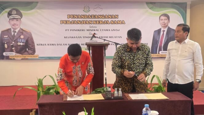 
					Penandatanganan MoU PT POMU dengan Kejati Sulsel di Hotel Aston, (18/09/2025). 