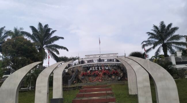 Kondisi Rujab Bupati Lutim. Atap sudah terbongkar, 23 Agustus 2025