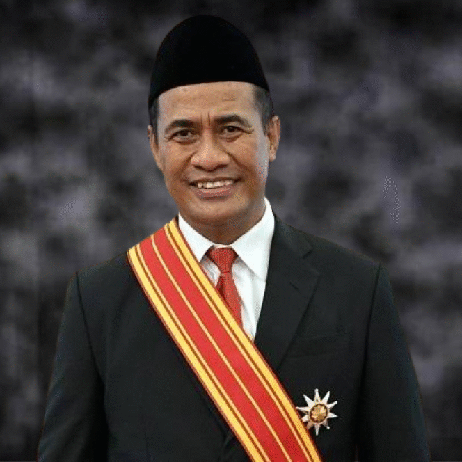 
					Menteri Pertanian, Andi Amran Sulaiman, berkomitmen mewujudkan swasembada pangan untuk rakyat.