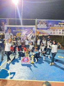 Team Voli Putri PBVSI Lutim asuhan GVK Team juara satu pada ajang Bupati Lutim CUP 2025. Mereka siap berlaga pada ajang Pra Porprov Sulsel bulan depan, Minggu, (12/10/2025)