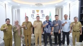 Wali Kota Makassar, Munafri Arifuddin, beserta jajarannya usai rapat koordinasi pencegahan paham radikal di tengah-tengah masyarakat bersama tim Densus 88 Sulsel