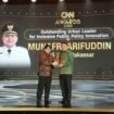 Wali Kota Makassar Munafri Arifuddin, saat menerima penghargaan dalam CNN Award 2025 di Jakarta, Jumat (31/10/2025)