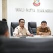 Wali Kota Makassar dan Dirut Perumda Pasar Makassar Raya, saat memimpin rapat koordinasi penanganan sengketa lahan Pasar Pannampu, Senin (03/11/2025)