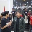 Wali Kota Makassar, Munafri Arifuddin (Appi), saat menjamu para pemain, pelatih, dan manajemen PSM Makassar, di rumah jabatan Wali Kota Makassar, kamis (13/11/2025), malam.