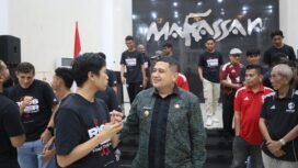 Wali Kota Makassar, Munafri Arifuddin (Appi), saat menjamu para pemain, pelatih, dan manajemen PSM Makassar, di rumah jabatan Wali Kota Makassar, kamis (13/11/2025), malam.