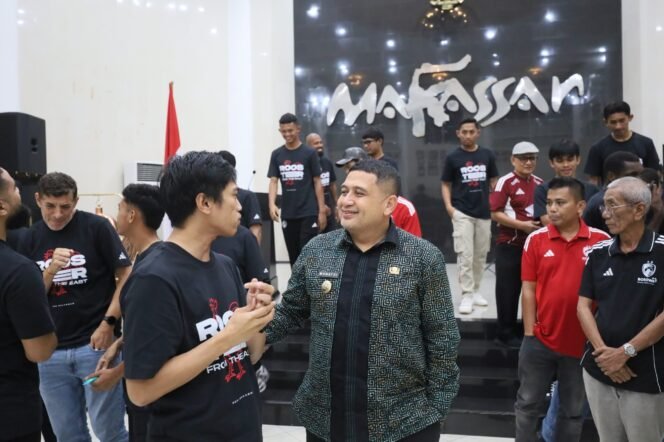 
					Wali Kota Makassar, Munafri Arifuddin (Appi), saat menjamu para pemain, pelatih, dan manajemen PSM Makassar, di rumah jabatan Wali Kota Makassar, kamis (13/11/2025), malam.