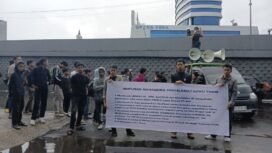 HMPLT saat menggelar aksi demonstrasi, meminta APH turun tangan dalam perkara MoU antara Pemkab Lutim dan PT IHIP.