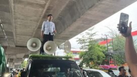 Mahasiswa melakukan aksi unjuk rasa terkait sewa lahan kompensasi yang murah meriah beberapa waktu lalu