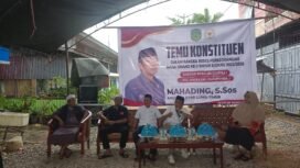Anggota DPRD Lutim, Mahading menyerap aspirasi masyarakat di Kelurahan Malili Kecamatan Malili, Minggu, (08/03/2026).