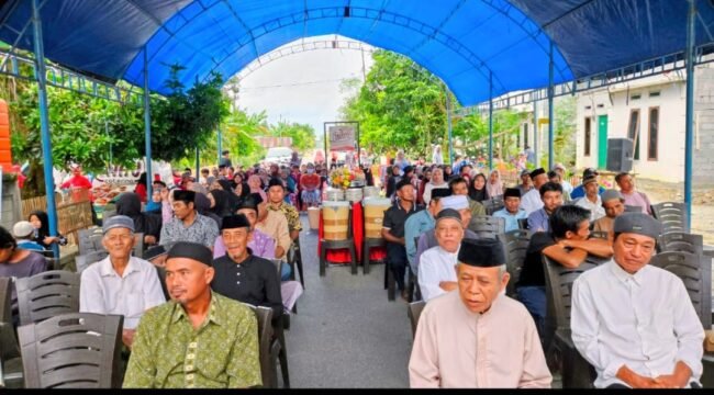 Masyarakat hadiri reses perseorangan Anggota DPRD Lutim, Muh Nur di Kecamatan Wotu, Minggu (08/03/2026)