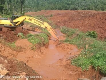 Perbaikan Settling Pond di Blok 3 PT PUL, Kamis, (26/03/2026)