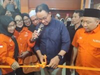 Anies Baswedan Resmikan Sekretariat Gerakan Rakyat Sulsel di Paropo