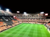 Suasana Stadion Mestalla, Valencia, sebelum laga Valencia kontra Barcelona.