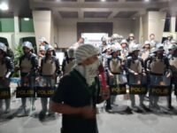 Massa buruh dan mahasiswa menduduki kantor Pertamina Regional Sulawesi