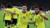 Pelatih Timnas Malaysia Tan Cheng Hoe bersama skuad Harimau Malaya