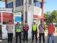 Polsek Ujung Tanah mengawal distribusi BBM dari Depo Pertamina Makassar