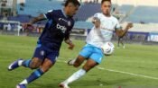 Laga PSM Makassar melawan Arema FC