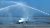 Penerbangan perdana TransNusa rute Makassar-Manado disambut water salute di Bandara Sultan Hasanuddin Maros