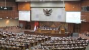 DPR Sahkan UU Pelindungan Ketenagakerjaan, Ijazah Pekerja Tak Boleh Ditahan